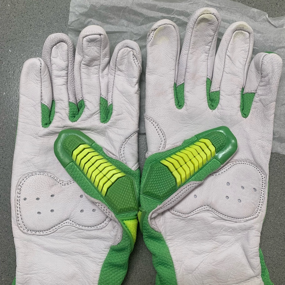 T-Rex Green and Yellow Protective Gloves - Picture 2 of 4